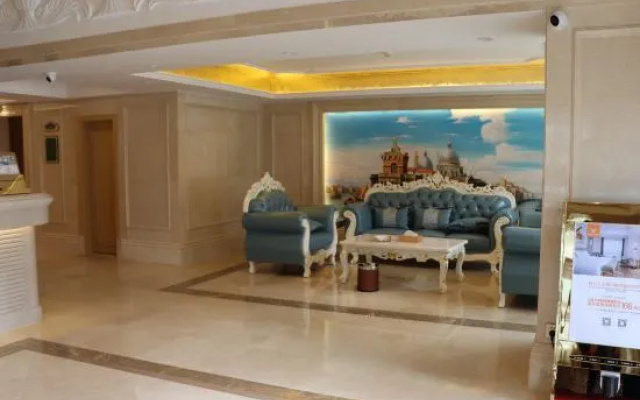 Vienna Hotel (Zhanjiang Mazhang high speed railway station store) – Lobby – Zhanjiang