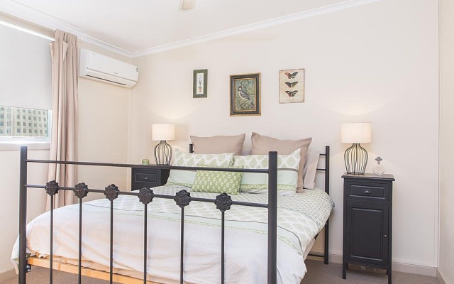 Stoneleigh Cottage Bed and Breakfast – Guest Rooms – Angaston