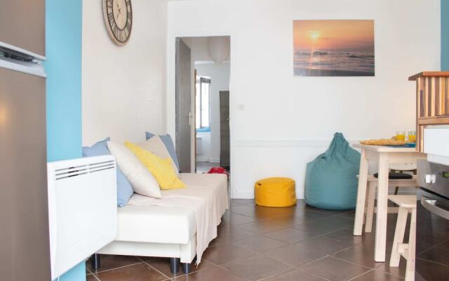 Cozy Apartment For 5 - 400m to Grande Plage