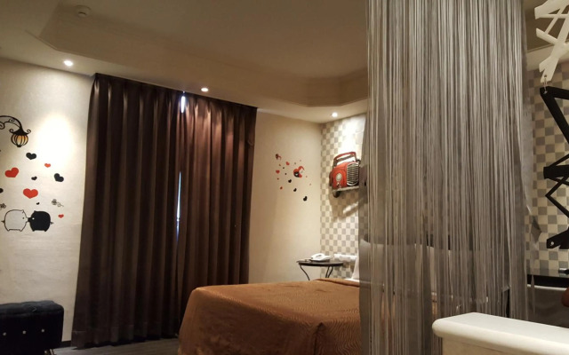 Windmill Fashion Hotel