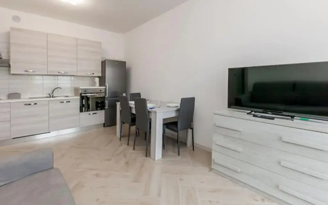 12th Floor Diamond Tower - 72