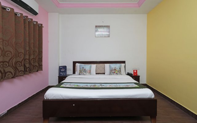 OYO 9984 Hotel Shiv Sagat