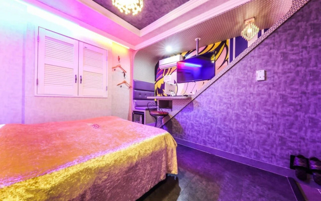 Secret Hotel