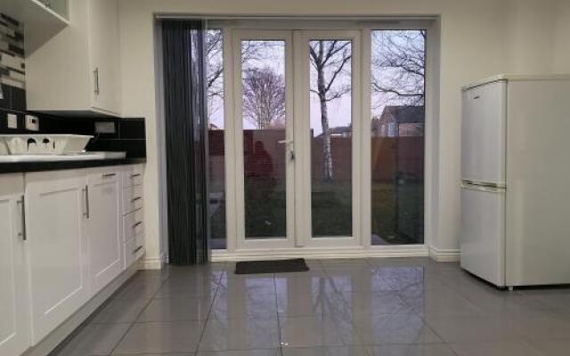 Nightingale Gardens - 4 Bed Detached House - Manchester