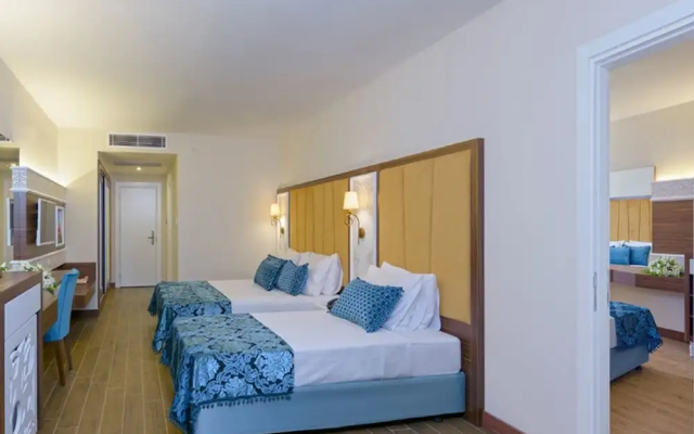 Albahir Deluxe Hotel