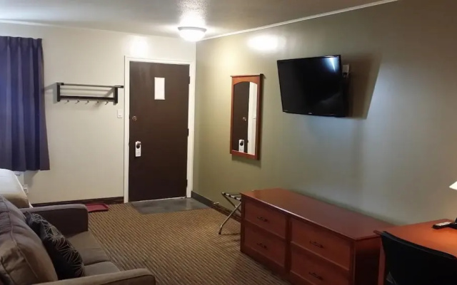 Northern Lights Inn & Suites