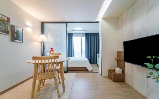 Urbanstay Jeju Airport