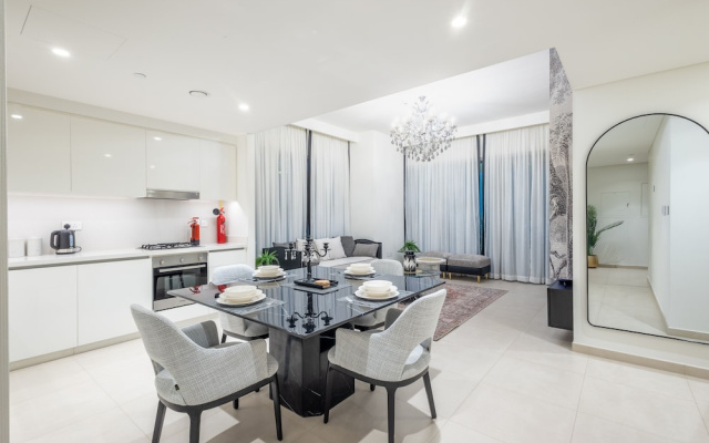 SuperHost - Downtown Delight 2BR Apt Opposite Burj Khalifa