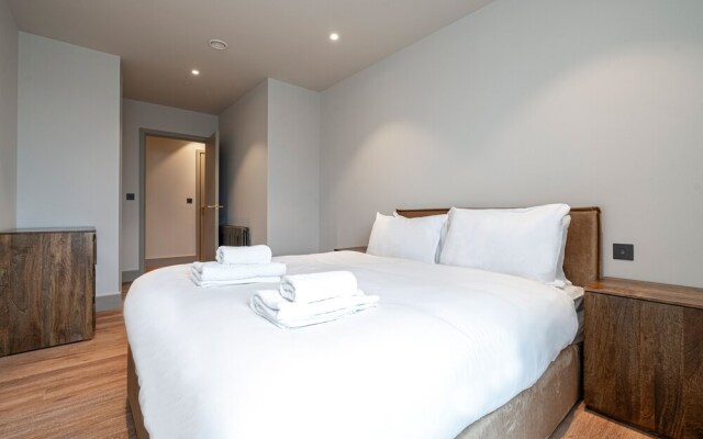 Spacious Flat in North London