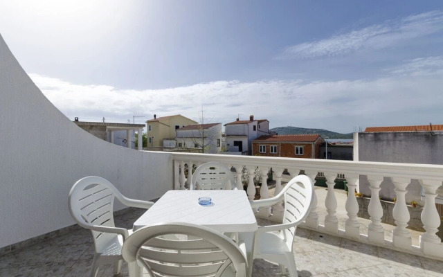 Apartments Mais Tisno
