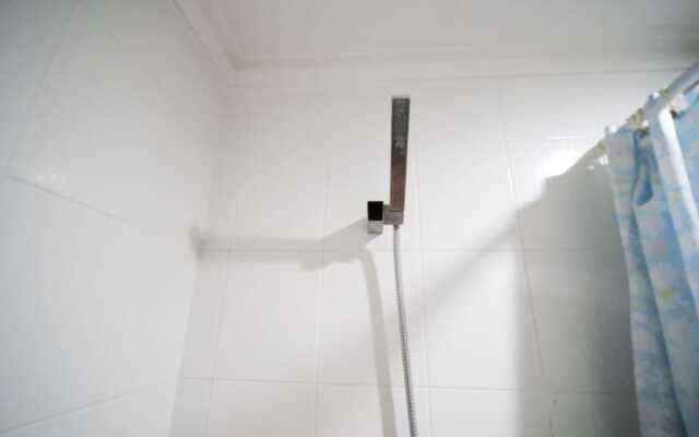 Strategic Studio Apartment At High Point Serviced