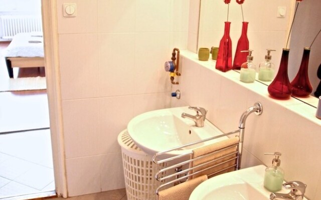 Central Budapest Furnished Apartments