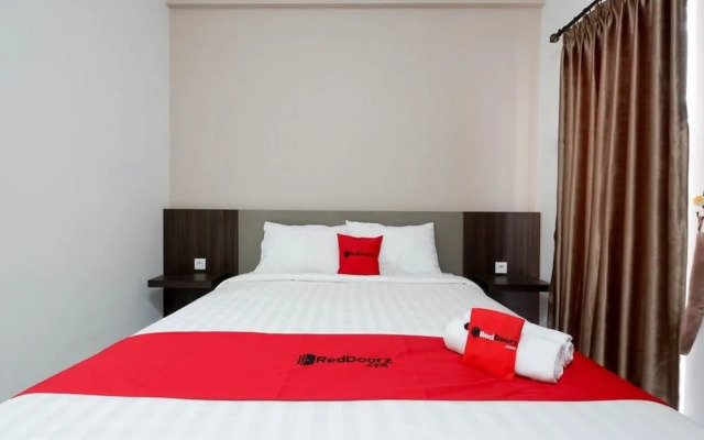RedDoorz Apartment near Exit Toll Colomadu