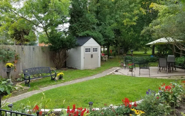Lilly Pad Boerners Guest house