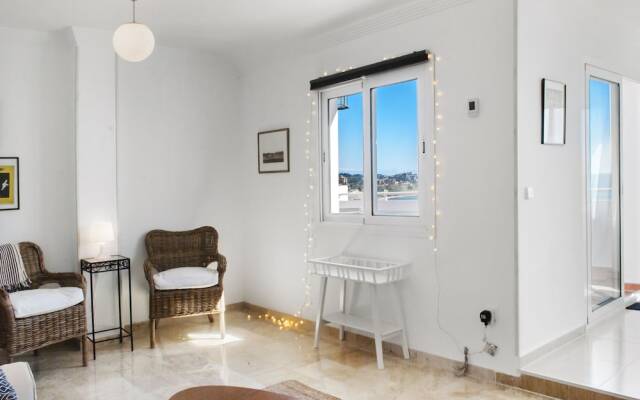 Beachclose Apartment with Large Terrace and Pool Ref 6