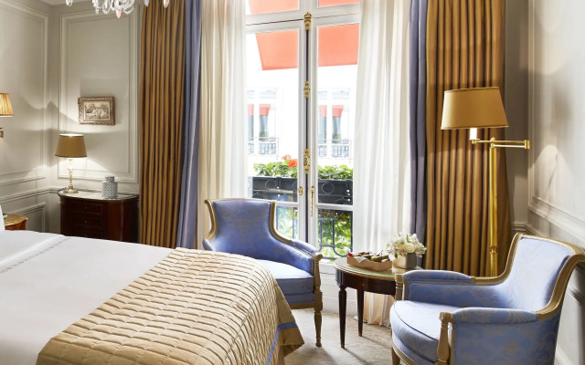 Hotel Plaza Athenee