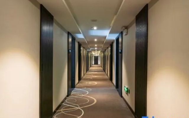 Xana Hotelle (Shenyangbei Railway Station Qishan Road Subway Station)