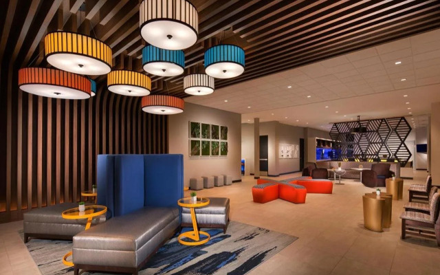 GLō Best Western Nashville Airport