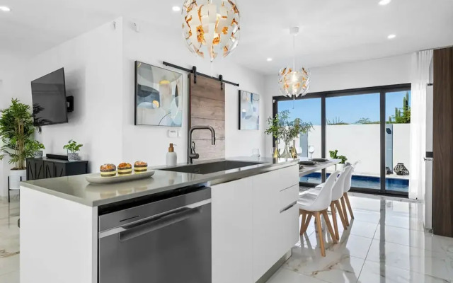 La Perla 2br2ba Home w Private Pool Patio BBQ