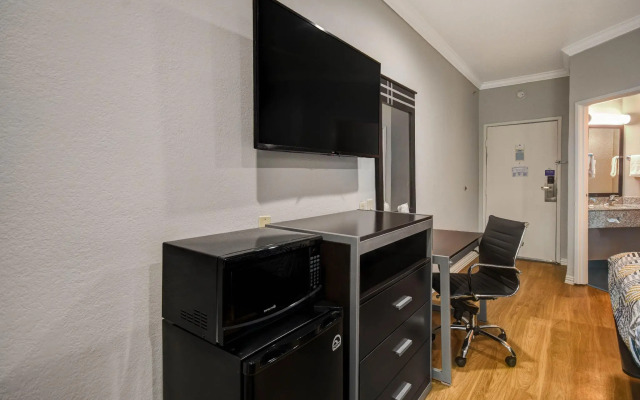 Motel 6 Humble, TX - Houston International Airport