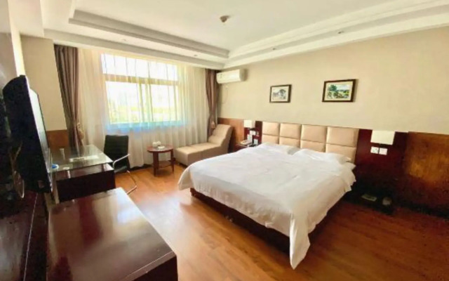 Huayuan Hotel (Xi'an North Railway Station Shaanke University)