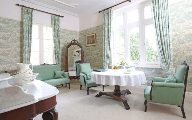 Llangattock Park House