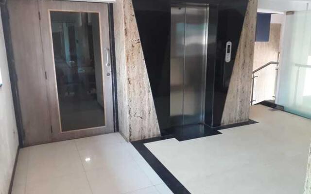 Hotel Sai Leela Grand