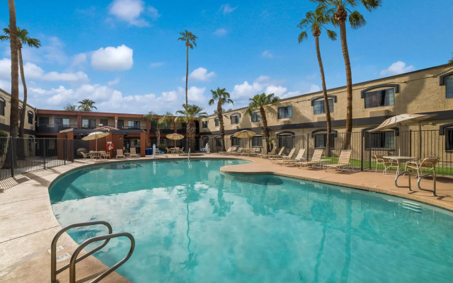 Quality Inn & Suites Goodyear - Phoenix West