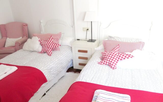 Apartment with 2 Bedrooms in Pontevedra, with Wonderful Sea View And Wifi - 4 Km From the Beach