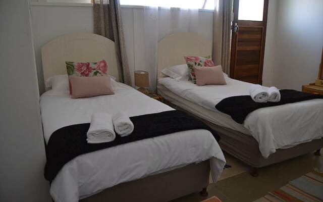 Suzie's Coffee Shop Accommodation