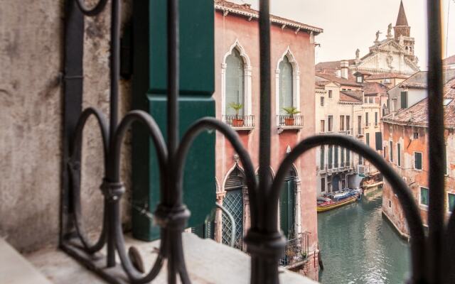 La Fenice Theatre Exclusive Flat