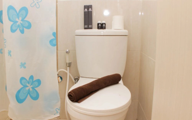 Homey Living 2Br At Meikarta Apartment