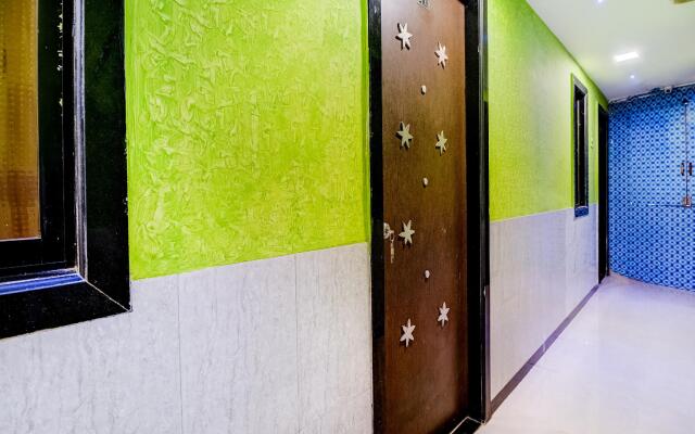 OYO 36061 Om Residency