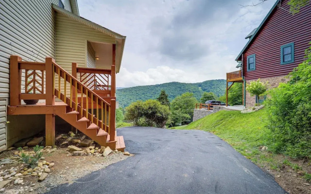 8 Mi to Sugar Mountain Resort: Seven Devils Home