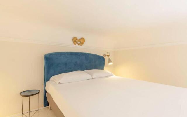 Santa Croce. Quiet, large and luminous loft