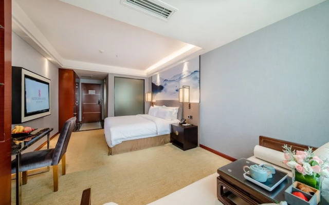 The Ritz East Valley Hotel