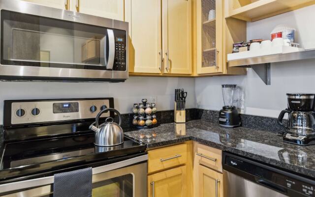 Historic Loft Retreat With Pool