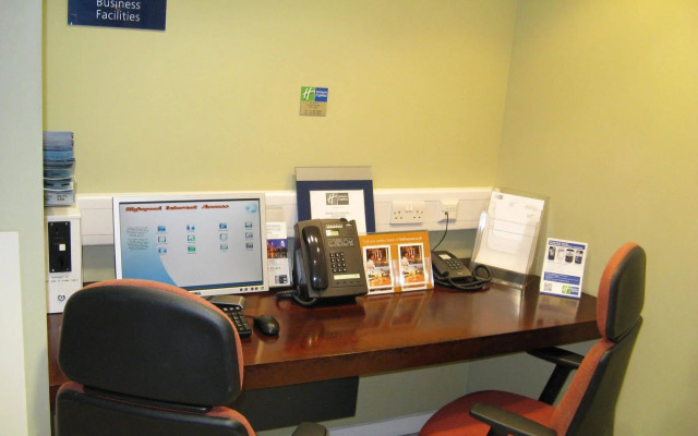 Holiday Inn Express Dunfermline by IHG