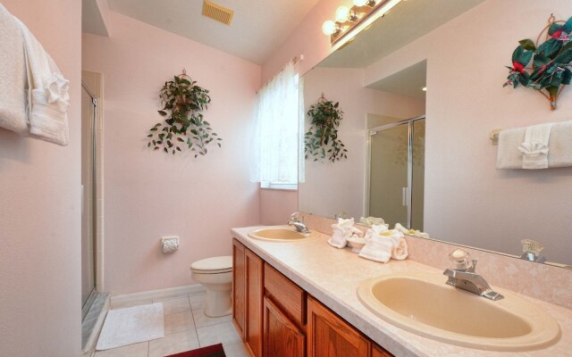 Greater Groves 3 Bedroom House w Pool - 5205GG