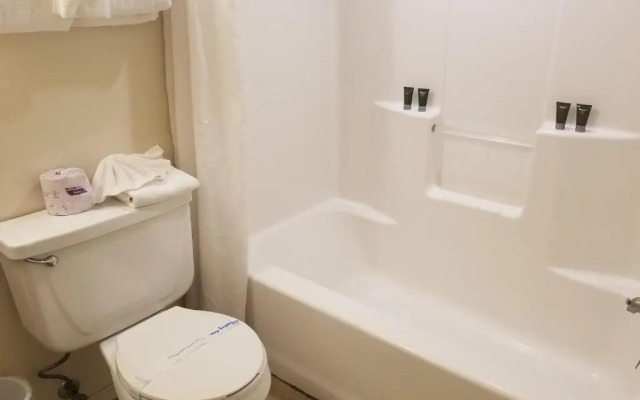 Rodeway Inn & Suites Fireside Lodge