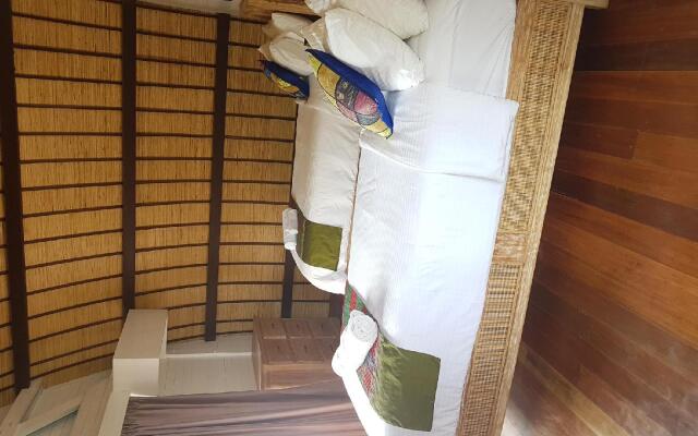 Meno Mojo Beach Resort