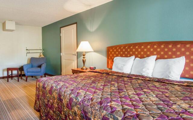 Rodeway Inn Portland Airport Hotel