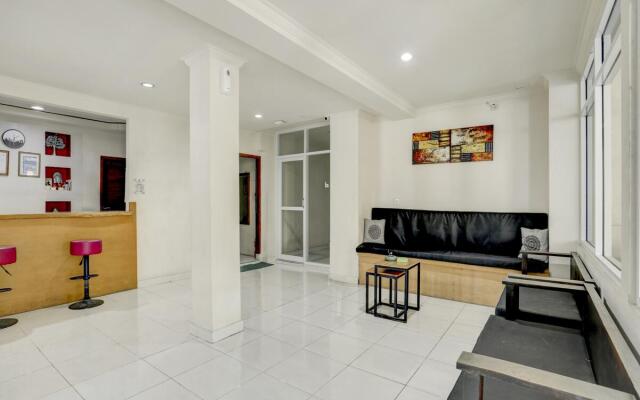 OYO 3950 The Ratna Hotel