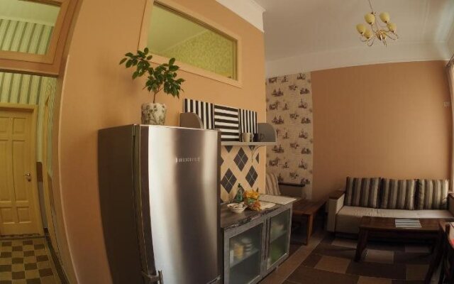 Штраус Хаус