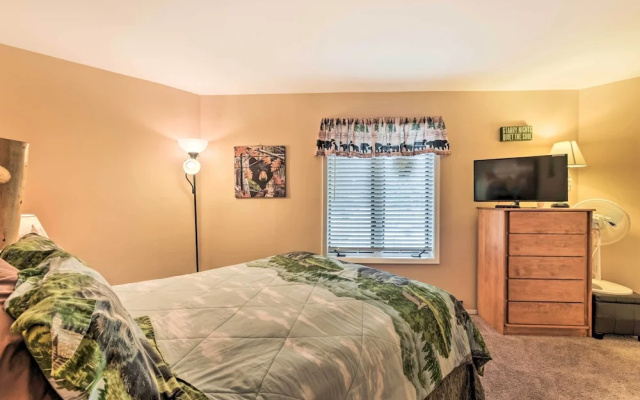 Mountain-view Angel Fire Condo: Walk to Skiing