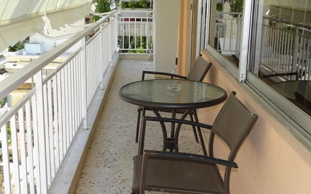 Zeus Bright & New Apartment - 25' walk to the Acropolis