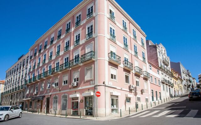 ALTIDO Lovely 3BR Apt w/ workspace, nearby Botanical Garden of Lisbon