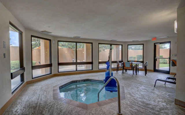 Courtyard by Marriott Lafayette Airport