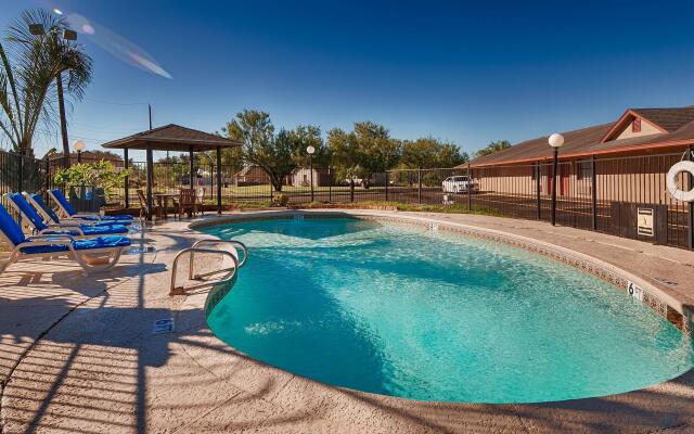Best Western Plus Lacombe Inn & Suites