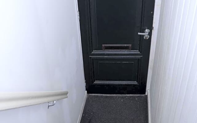 2 Bedroom Apartment - Canal View